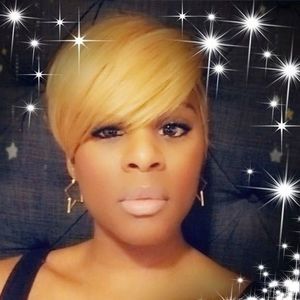 Meet your Posher, Yvette-tee